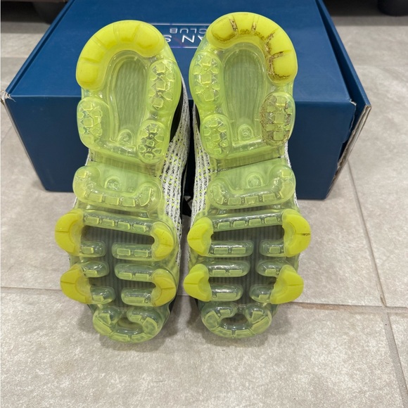 Nike Air Vapormax Flyknit 3 White Black Volt Sz 6Y/7.5Wmns - Picture 6 of 7